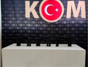 KAHRAMANMARAŞ ELBİSTAN İLÇE EMNİYET MÜDÜRLÜĞÜ KAÇAK SİLAH OPERASYONU GERÇEKLEŞTİRDİ