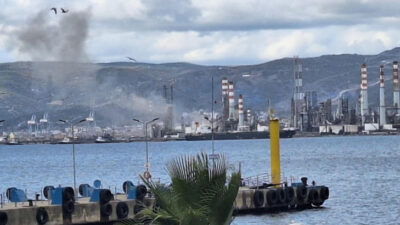 ÖĞLE SAATLERİNDE İZMİT TÜPRAŞ RAFİNERİSİNDE  PATLAMA MEYDANA GELDİ