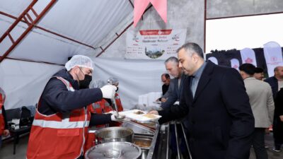 “İnsanı merkeze alan bir yönetim anlayışıyla hareket ediyoruz”
