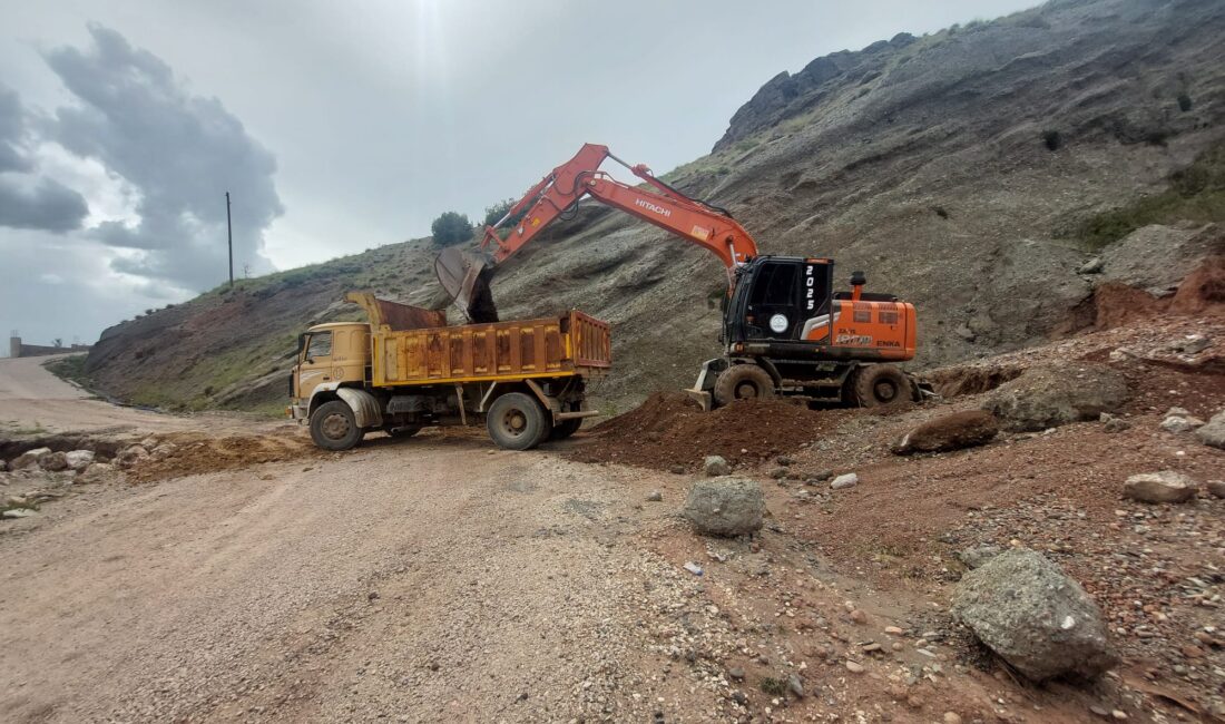 105 mahallesinde eş zamanlı olarak altyapı ve yol düzenleme çalışmaları