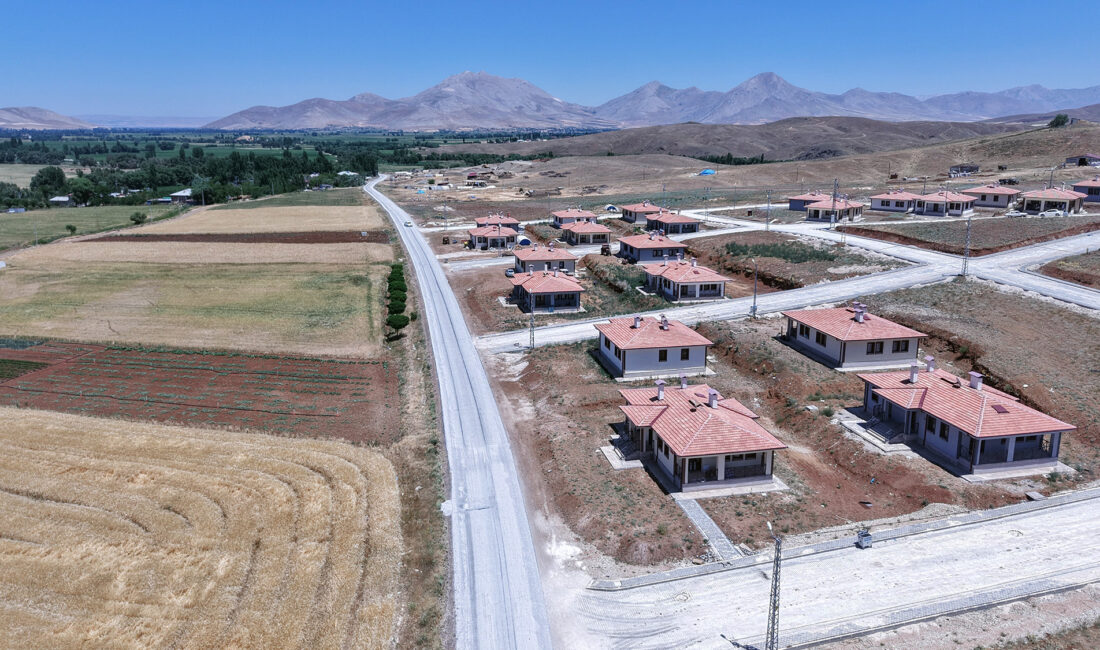 Büyükşehir Belediyesi, Afşin kırsalında 4 mahalleyi ilçe merkezine bağlayan 11
kilometrelik