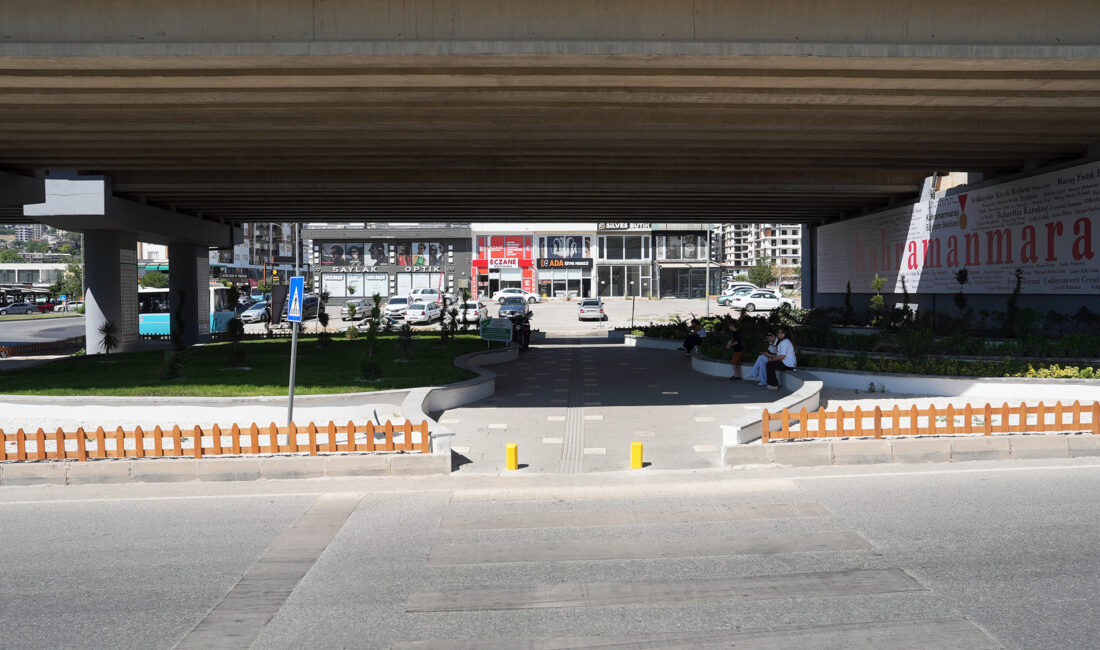 Şehrin Renklerini Yansıtan Yeni Yeşil Alanlar