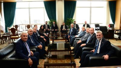 Azerbaycan Diaspora Bakan Yardımcısı Valeh Hacıyev’i makamında misafir etti.
Ziyarette; Azerbaycan