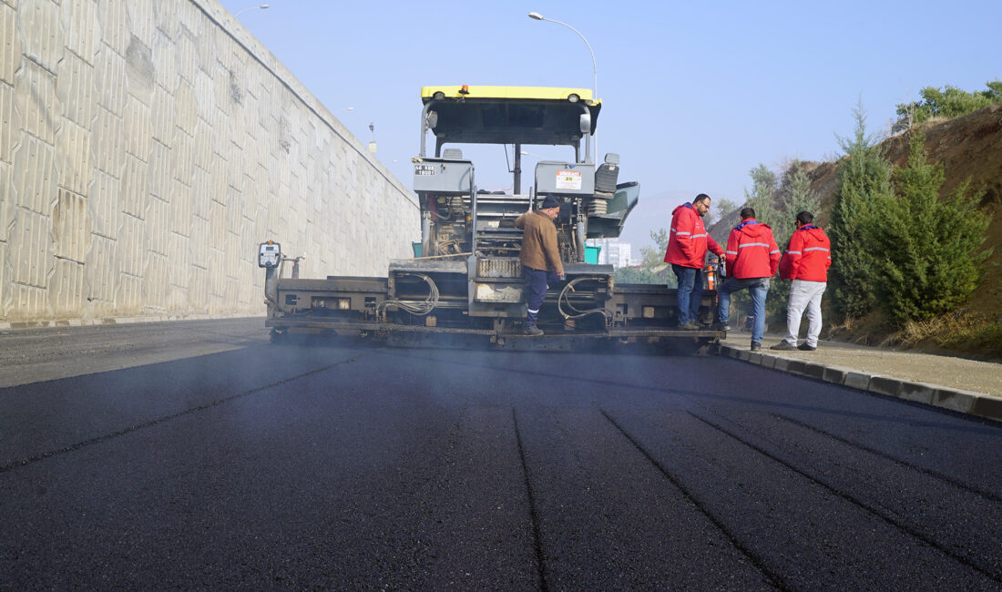 Büyükşehir Belediyesi, Onikişubat Sümbüllü Caddesi’nin Tekerek’e çıkış istikametinde gerçekleştirdiği güçlendirme
