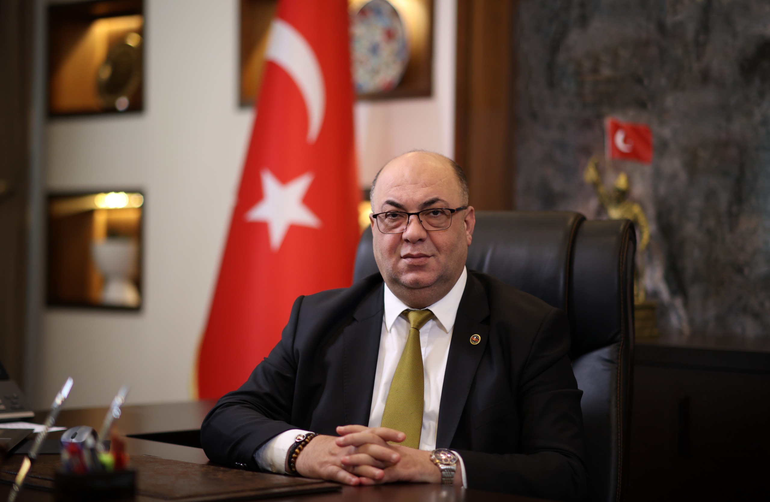 BAŞKAN AKPINAR’DAN ANNELER GÜNÜ MESAJI: “ANNELER, SEVGİNİN VE FEDAKÂRLIĞIN EN